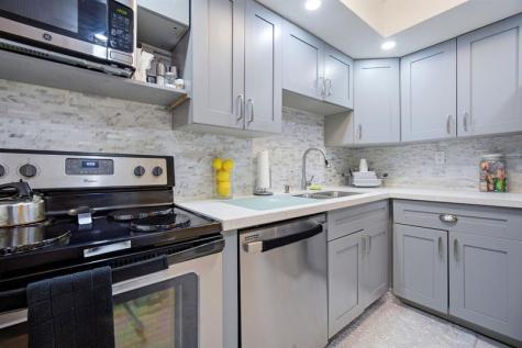 1337 Seaview North Lauderdale FL 33068