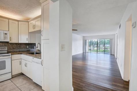 3905 N Nob Hill Road Sunrise FL 33351