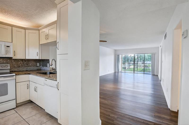 3905 N Nob Hill Road Sunrise FL 33351