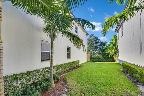 2717 NW 55th Way Lauderhill FL 33313