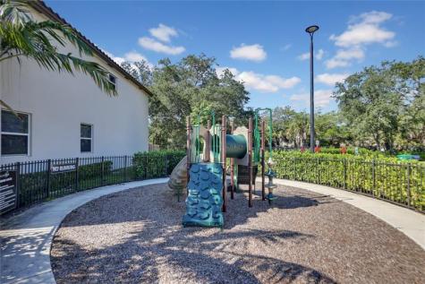 2717 NW 55th Way Lauderhill FL 33313