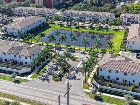 2717 NW 55th Way Lauderhill FL 33313