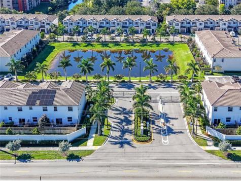 2717 NW 55th Way Lauderhill FL 33313
