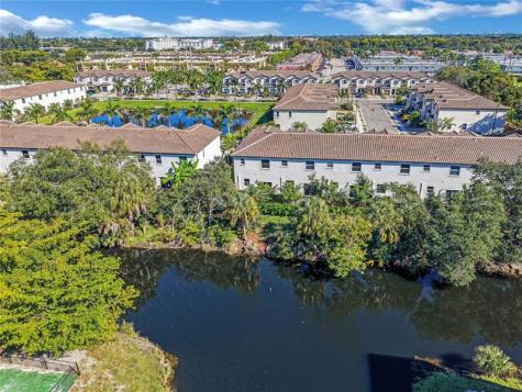 2717 NW 55th Way Lauderhill FL 33313