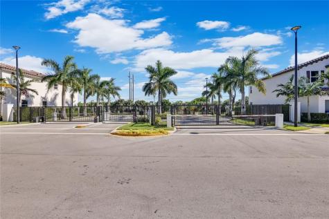 2717 NW 55th Way Lauderhill FL 33313