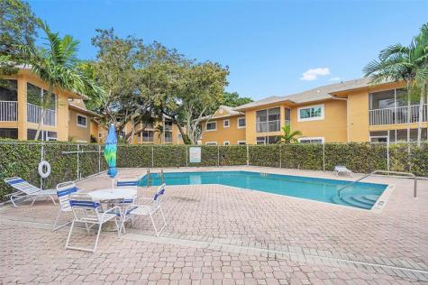 441 SE 10th Street Dania Beach FL 33004