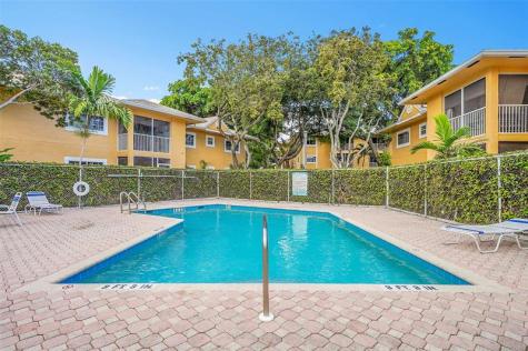 441 SE 10th Street Dania Beach FL 33004