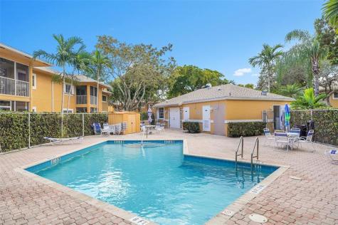 441 SE 10th Street Dania Beach FL 33004