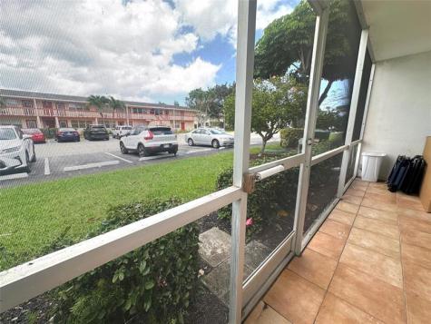 492 Tilford W Deerfield Beach FL 33442