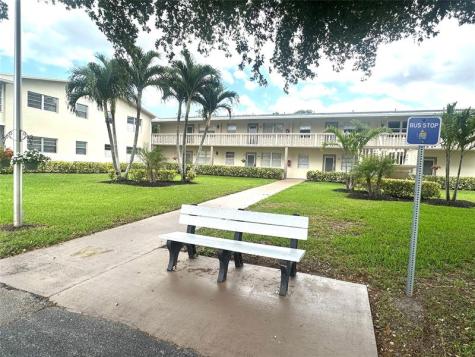 492 Tilford W Deerfield Beach FL 33442