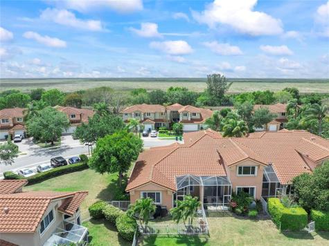 5733 NW 127th Te Coral Springs FL 33076