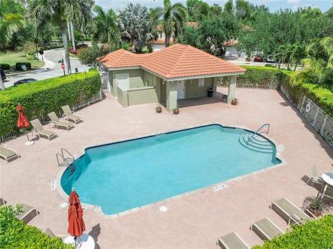 5733 NW 127th Te Coral Springs FL 33076