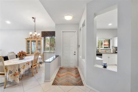 5733 NW 127th Te Coral Springs FL 33076