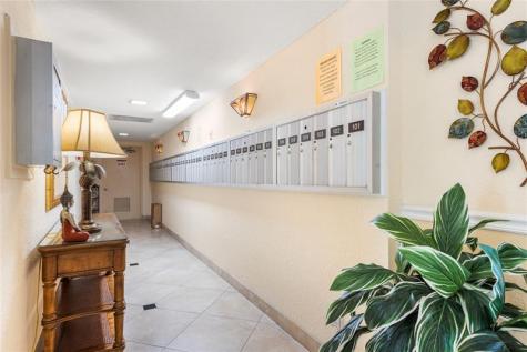 535 Oaks Drive Pompano Beach FL 33069