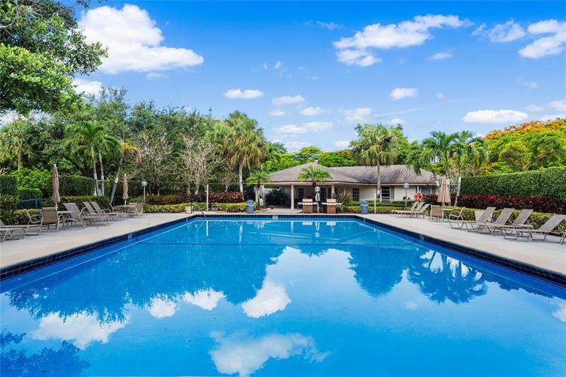 535 Oaks Drive Pompano Beach FL 33069