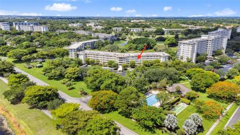 535 Oaks Drive Pompano Beach FL 33069