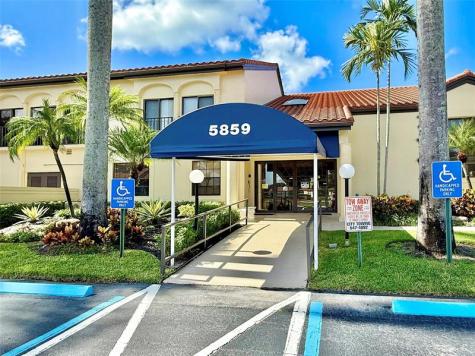 5869 Sunswept Lane Boynton Beach FL 33437