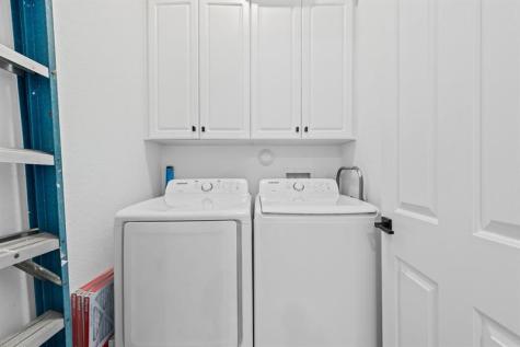 6951 Lakeside Circle N Davie FL 33314