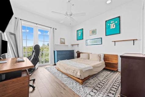 6951 Lakeside Circle N Davie FL 33314