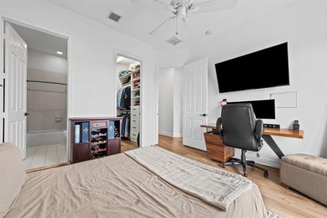 6951 Lakeside Circle N Davie FL 33314