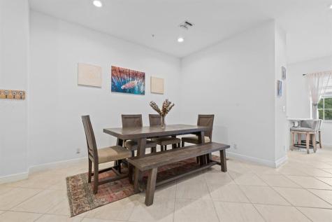 6951 Lakeside Circle N Davie FL 33314