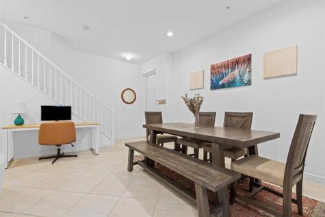 6951 Lakeside Circle N Davie FL 33314