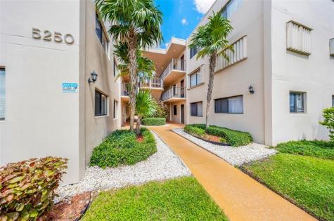 5250 Las Verdes Circle Delray Beach FL 33484