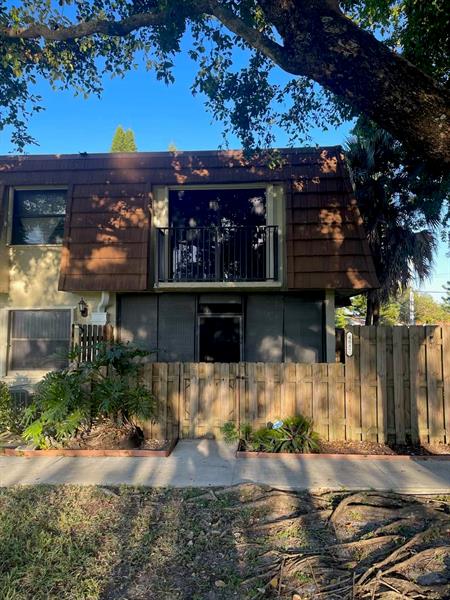 4887 NW 94th Terrace Sunrise FL 33351