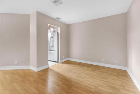 1916 Discovery Circle E Deerfield Beach FL 33442