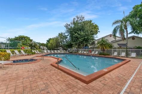 1916 Discovery Circle E Deerfield Beach FL 33442
