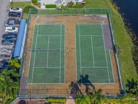 1916 Discovery Circle E Deerfield Beach FL 33442