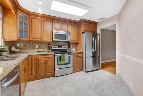 1916 Discovery Circle E Deerfield Beach FL 33442