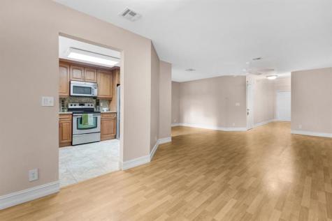 1916 Discovery Circle E Deerfield Beach FL 33442