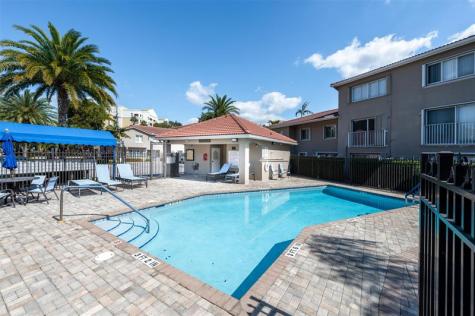 245 Riviera Circle Weston FL 33326