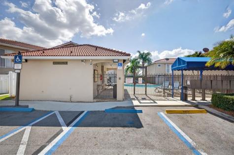 245 Riviera Circle Weston FL 33326