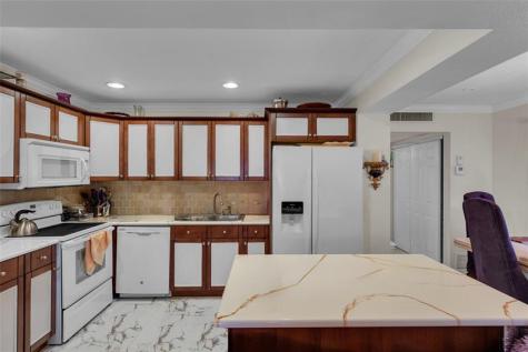 334 Brittany G Delray Beach FL 33446