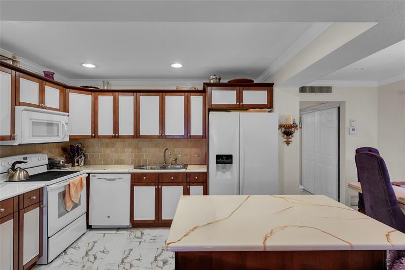 334 Brittany G Delray Beach FL 33446