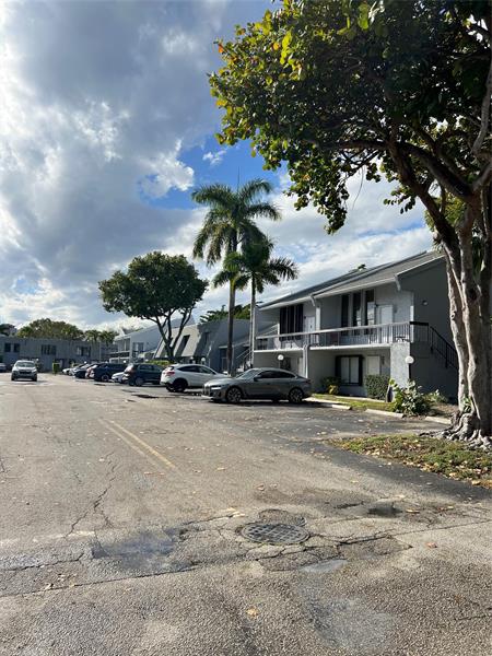 639 N University Drive Plantation FL 33324