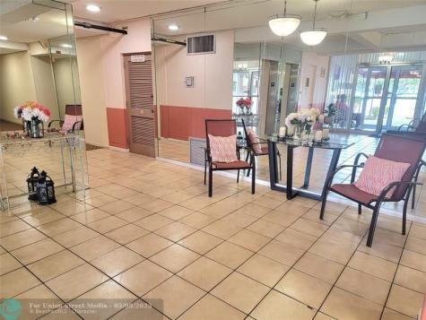 8120 SW 24th Street North Lauderdale FL 33068