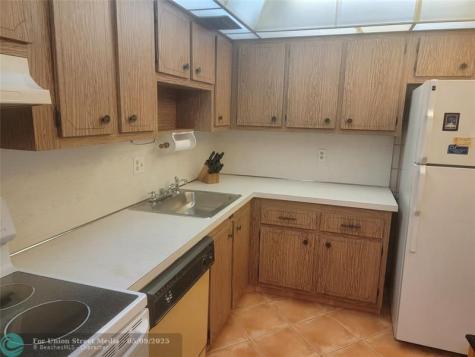 8120 SW 24th Street North Lauderdale FL 33068