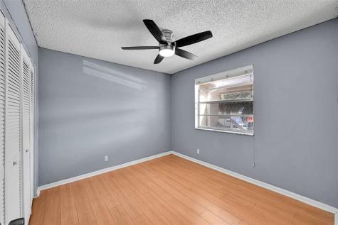 906 Twin Lakes Drive Coral Springs FL 33071