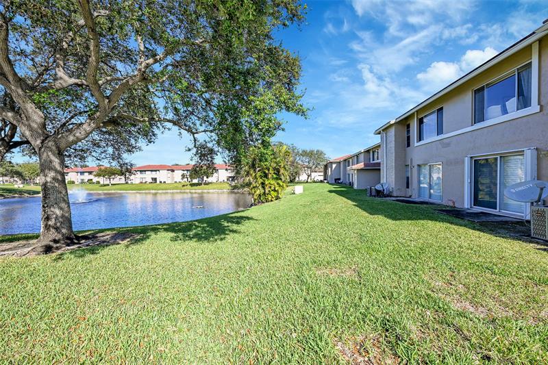 906 Twin Lakes Drive Coral Springs FL 33071