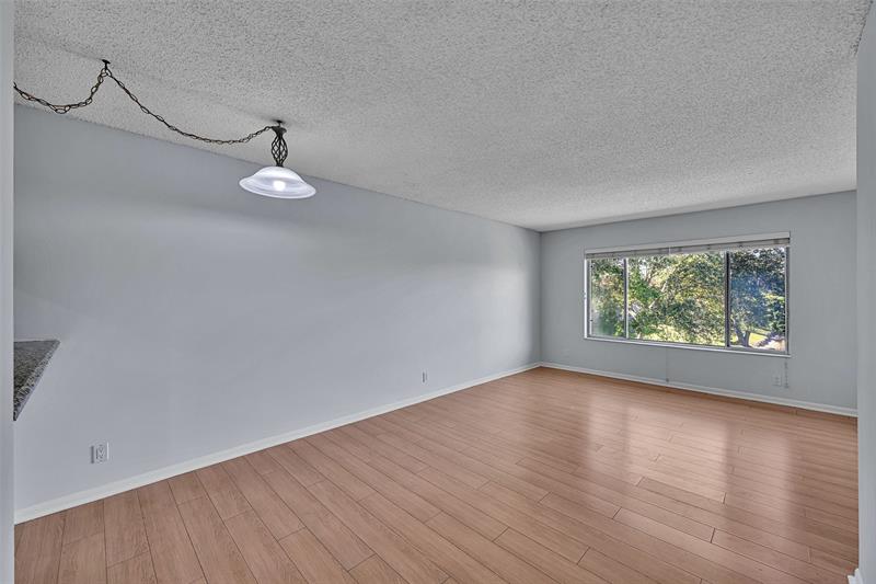 906 Twin Lakes Drive Coral Springs FL 33071