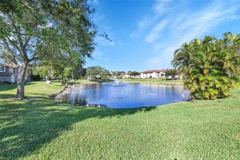 906 Twin Lakes Drive Coral Springs FL 33071