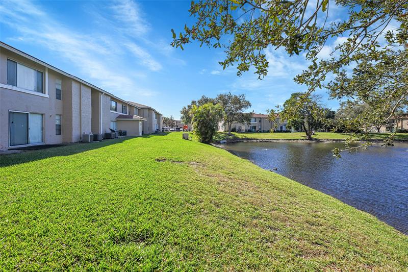 906 Twin Lakes Drive Coral Springs FL 33071