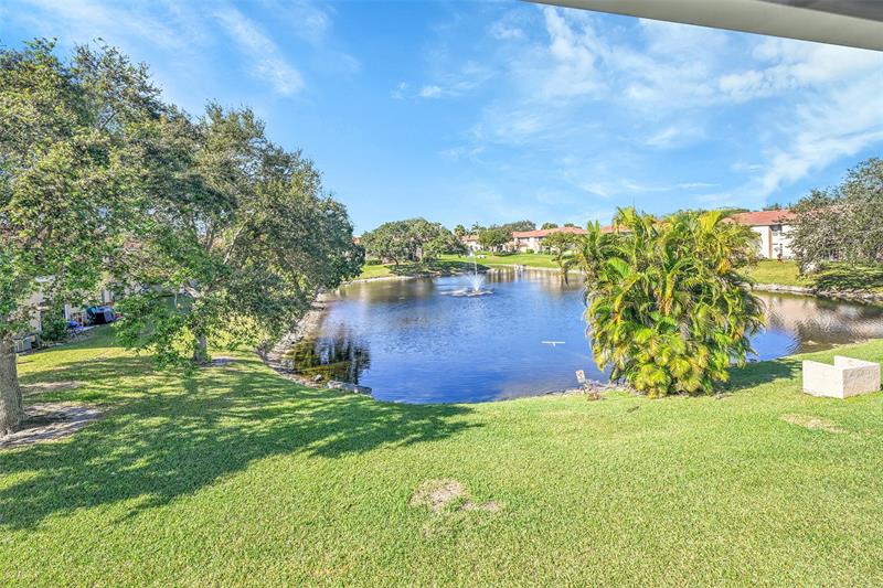 906 Twin Lakes Drive Coral Springs FL 33071