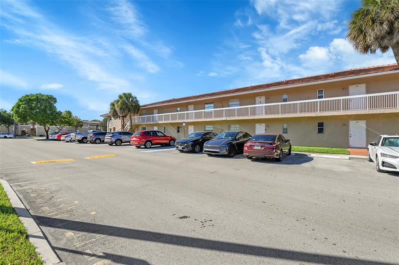 906 Twin Lakes Drive Coral Springs FL 33071