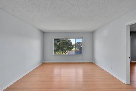 906 Twin Lakes Drive Coral Springs FL 33071