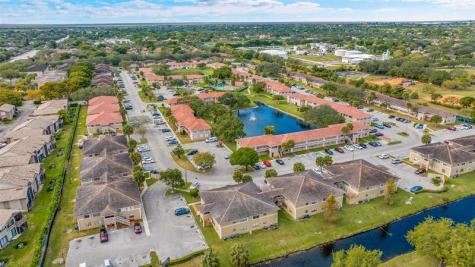 906 Twin Lakes Drive Coral Springs FL 33071