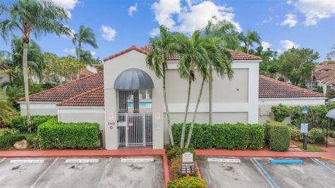 7602 Pinewalk Drive Margate FL 33063